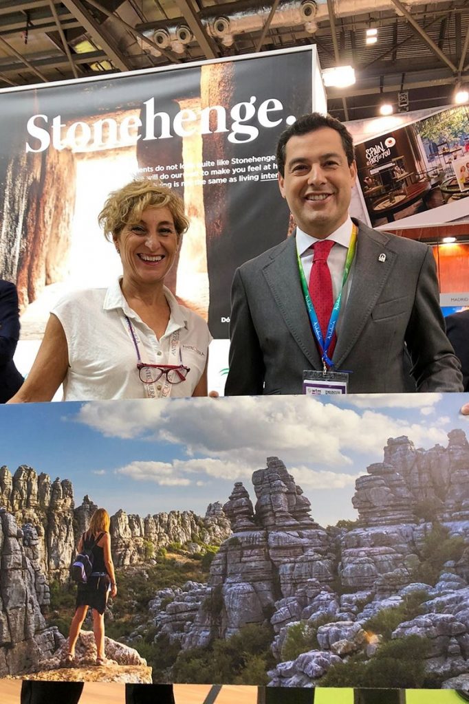 Matilde Talavera y Juanma Moreno imagen Torcal World Travel Market 2019