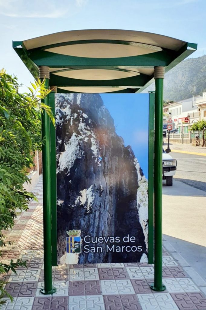 imagen vía ferrata parada autobús Cuevas San Marcos