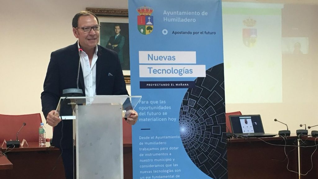 alcalde Humilladero, Miguel Asencio, presenta App Línea Verde