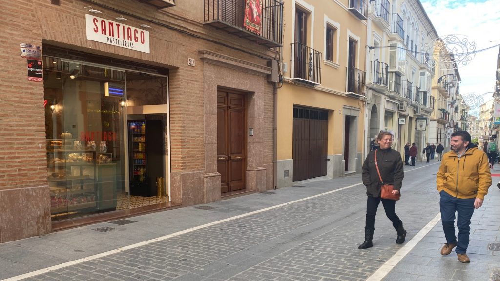 Nueva tienda de Panadería Santiago, sita en la calle Merecillas de Antequera (diciembre 2022)